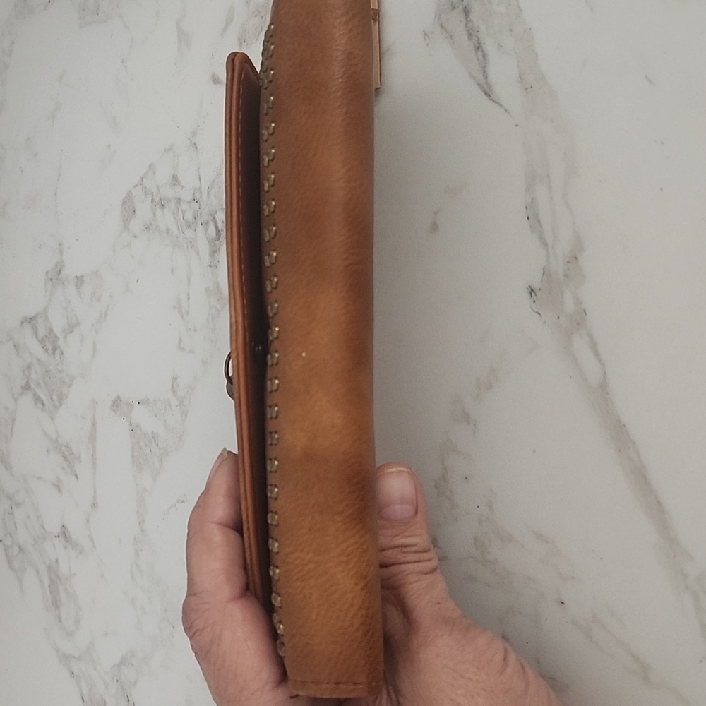 Revive Vintage Wallet - Picture 9 of 10